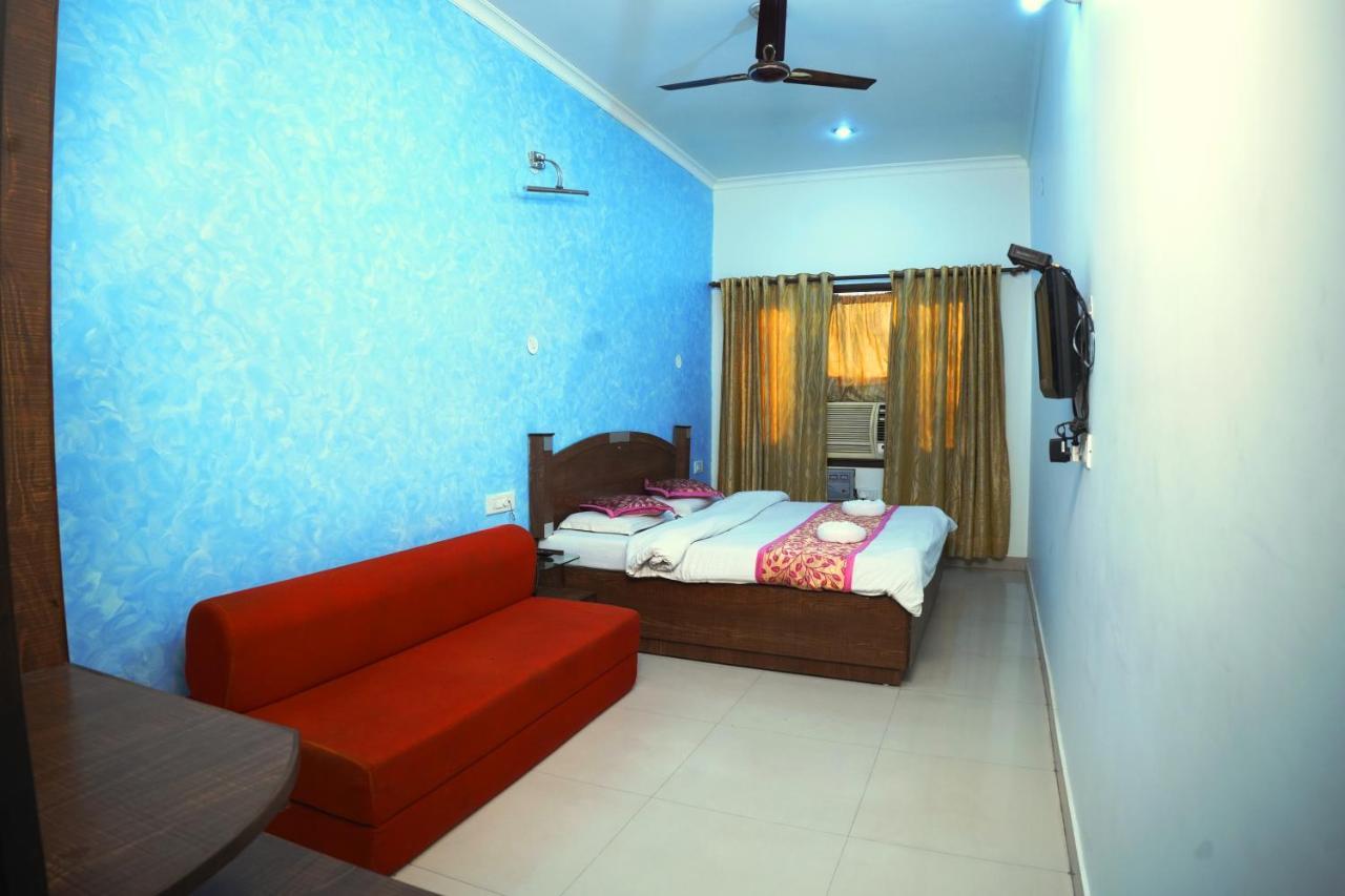 Hotel Holiday Comfort Amritsar Exterior foto