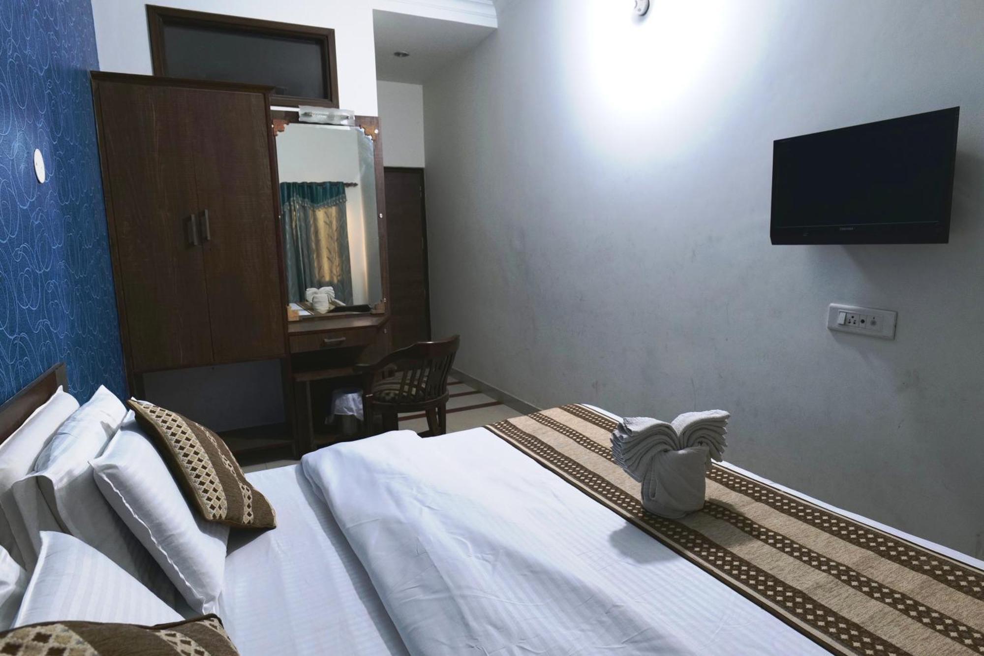 Hotel Holiday Comfort Amritsar Exterior foto