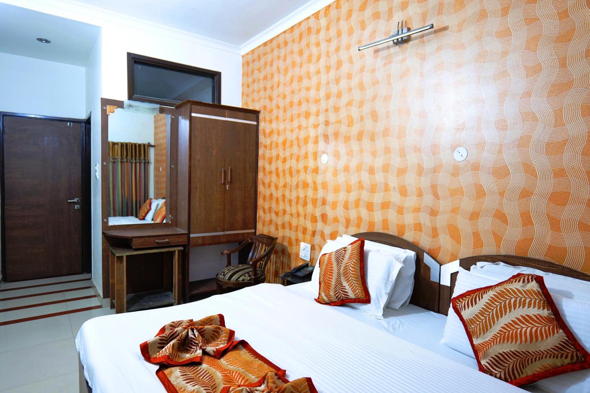 Hotel Holiday Comfort Amritsar Exterior foto