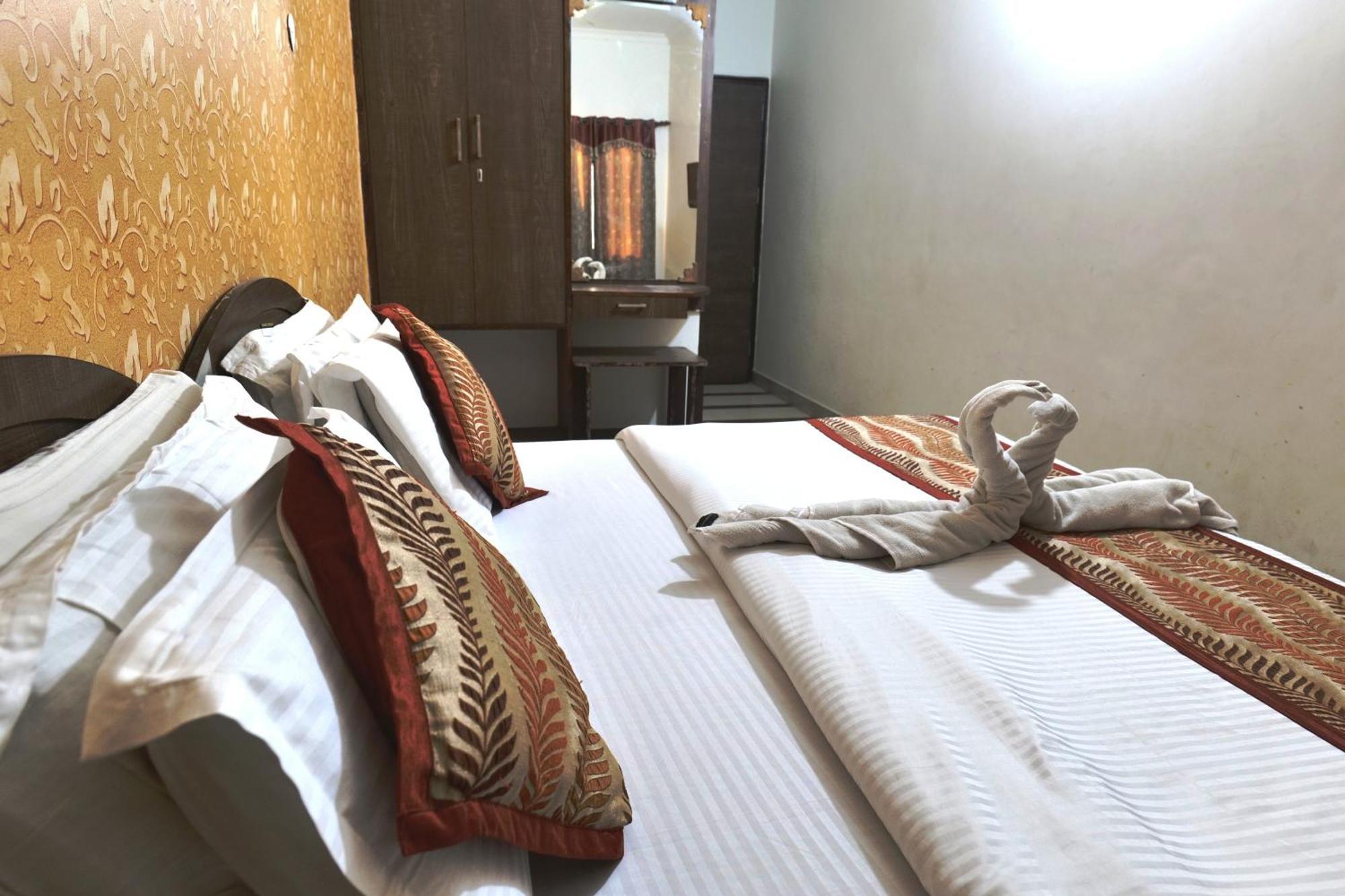 Hotel Holiday Comfort Amritsar Exterior foto