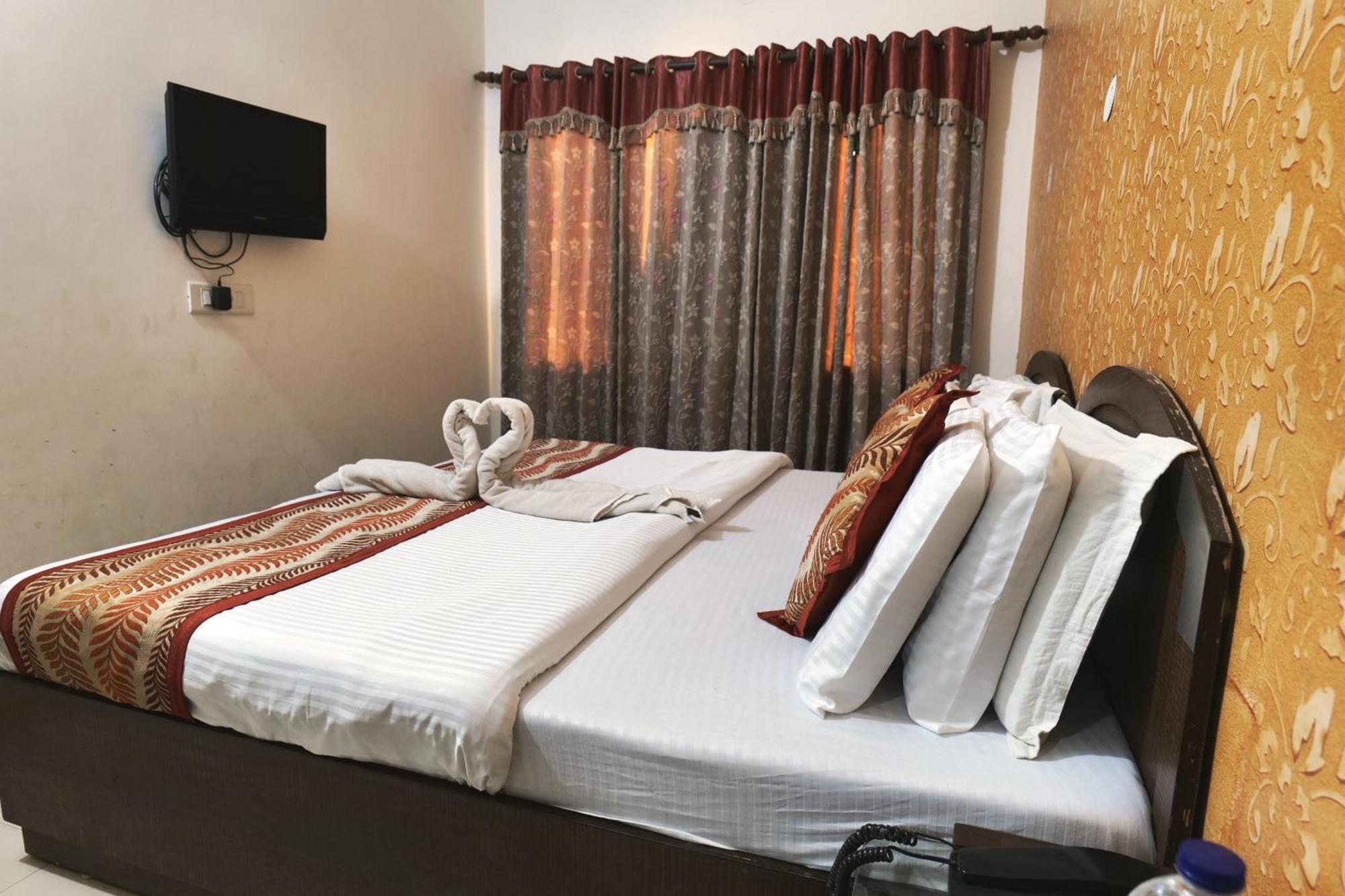 Hotel Holiday Comfort Amritsar Exterior foto