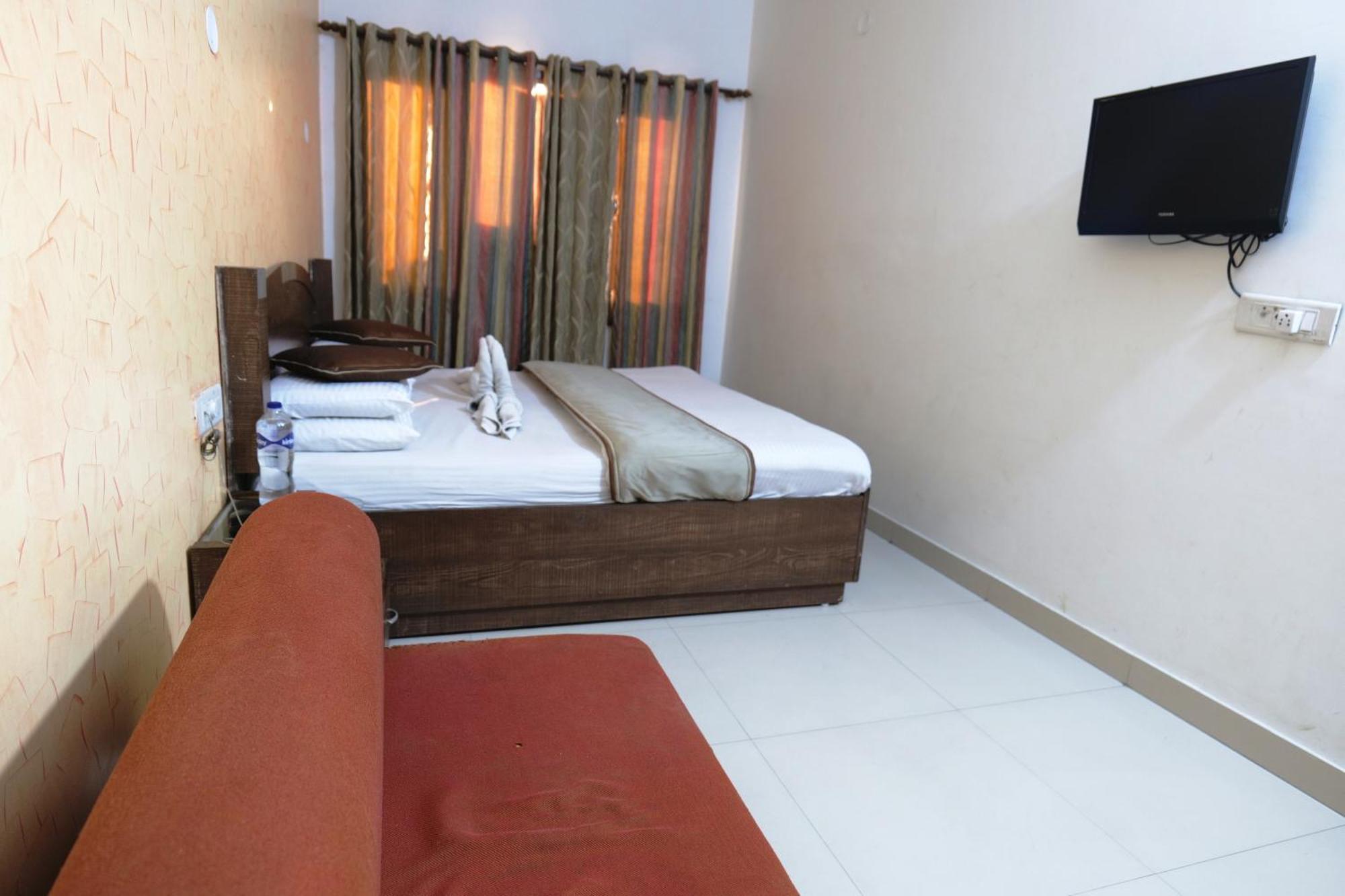 Hotel Holiday Comfort Amritsar Exterior foto