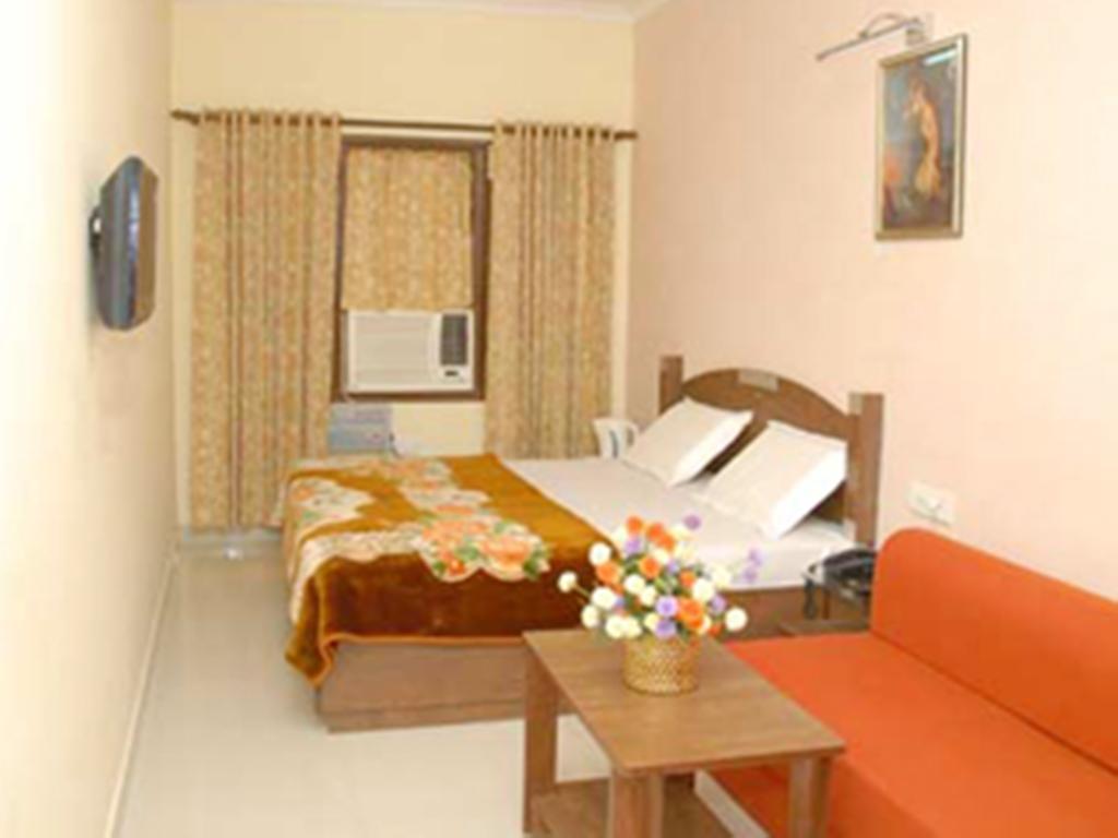 Hotel Holiday Comfort Amritsar Exterior foto